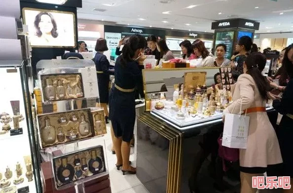 精品一区二区三区四区精华液＂惊现全球限量版，成千上万消费者争相抢购，热潮席卷全网！